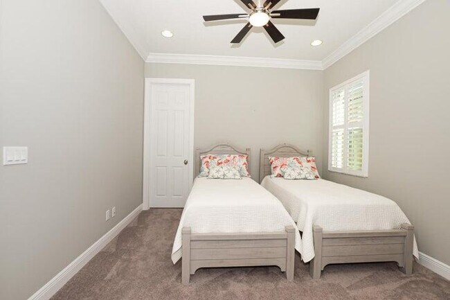 Building Photo - 9051 SW Pepoli Way