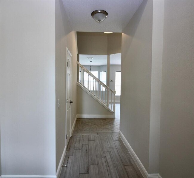Building Photo - 5503 Medallion Pointe Ct