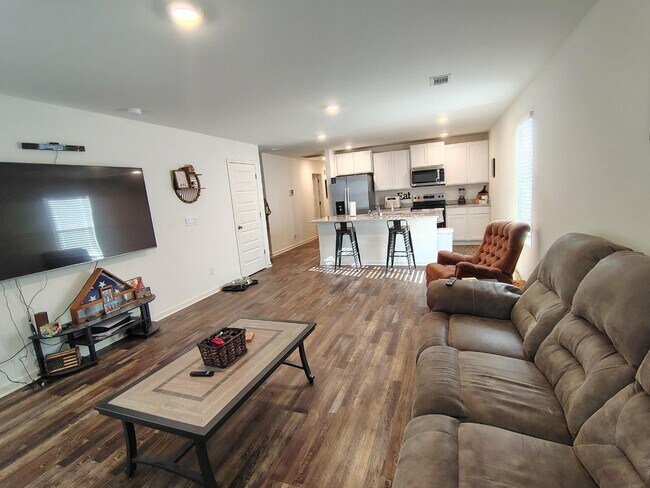 Building Photo - 11312 Poppy Ct