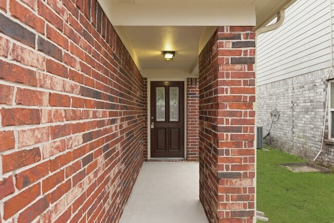 Building Photo - 4910 Conifer Ridge Way