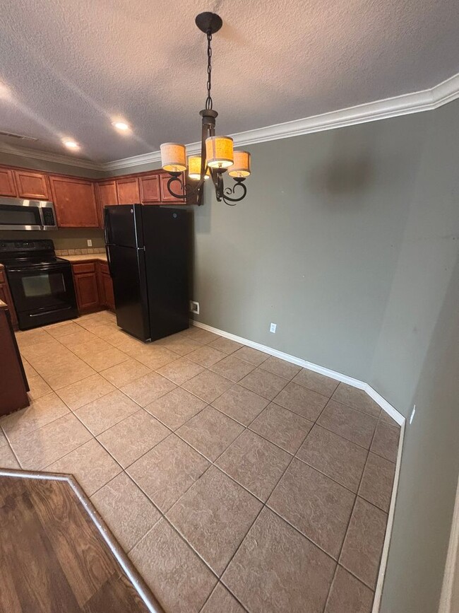 Building Photo - 50-52 S Ray