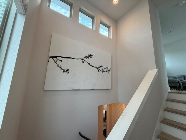 Building Photo - 1159 Webberville Rd