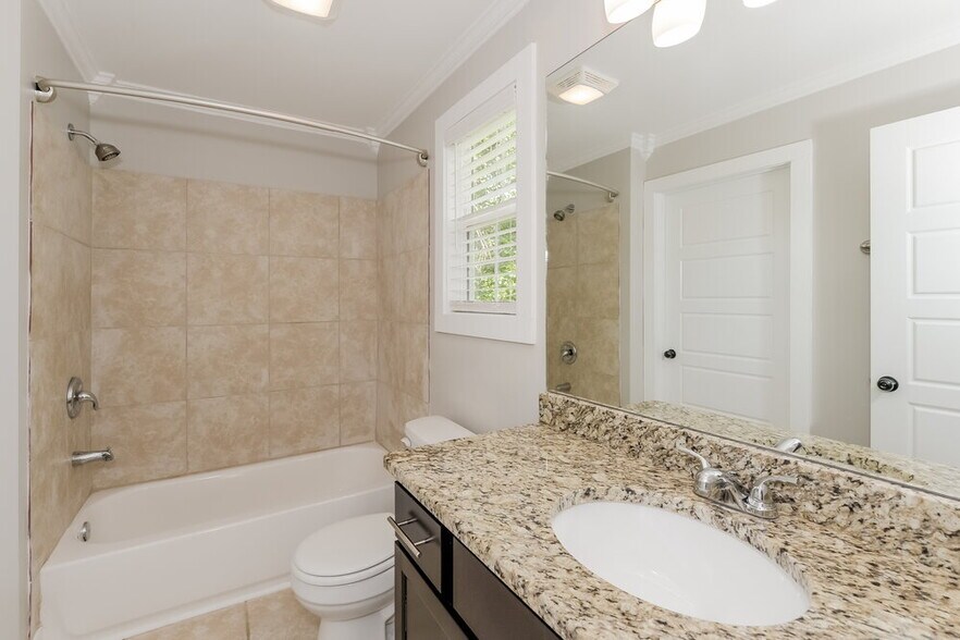 Building Photo - 1724 Brick Ct