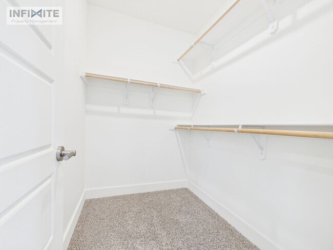 Building Photo - 4814 Briarwood Ln