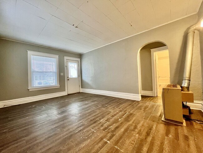 Building Photo - 855 Turner Ave