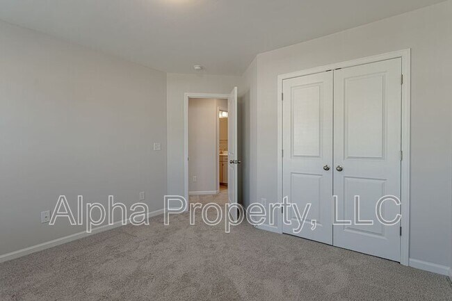 Building Photo - 324 Nantallah Trail