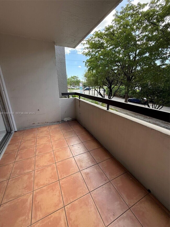 Building Photo - 802 NW 87th Ave