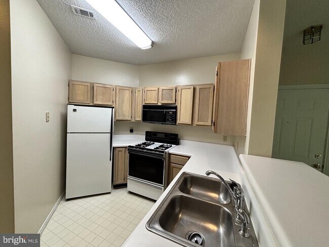 Building Photo - 4409 Fair Stone Dr