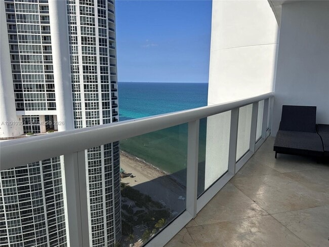 Building Photo - 18101 Collins Ave