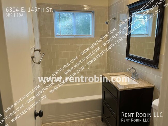 Building Photo - 6304 E 149th St