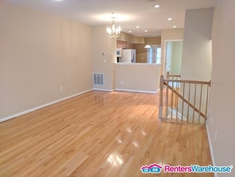 Building Photo - 2032 University Blvd W