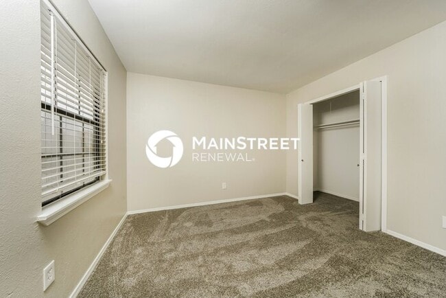 Building Photo - 3 Bedroom Pet-Friendly Home in The Colony, TX with Main Street Renewal