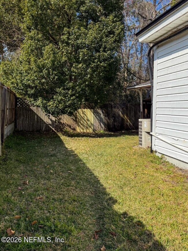 Building Photo - 1261 Montecello Dr