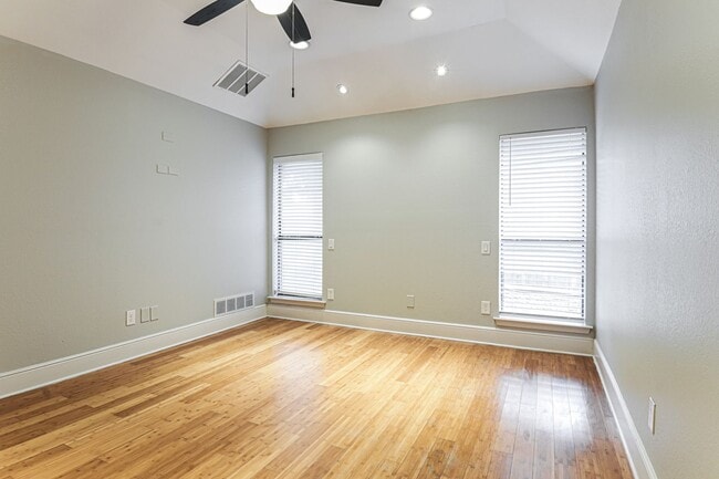 Building Photo - 4 BR/3BA | Newly Renovated Single Family Home | Fenced Patio | Private Pool!