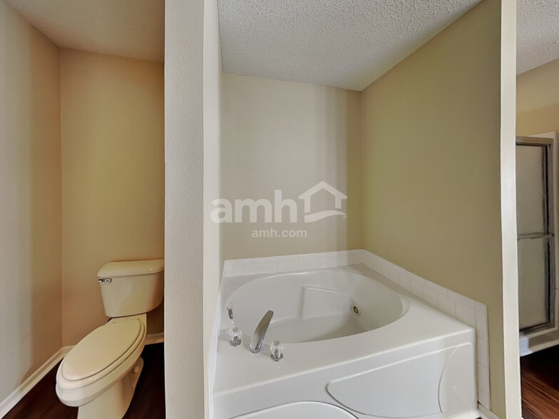 Building Photo - 5537 Floating Leaf Dr