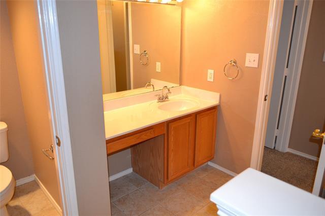Building Photo - 8525 Heather Ridge Dr