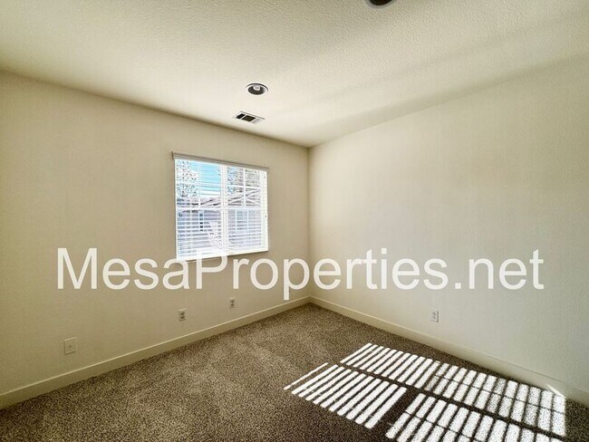 Building Photo - 11433 Mountain View Dr
