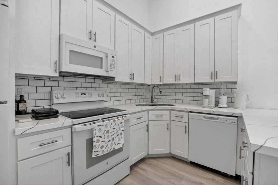 Building Photo - 9903 Boca Gardens Trl