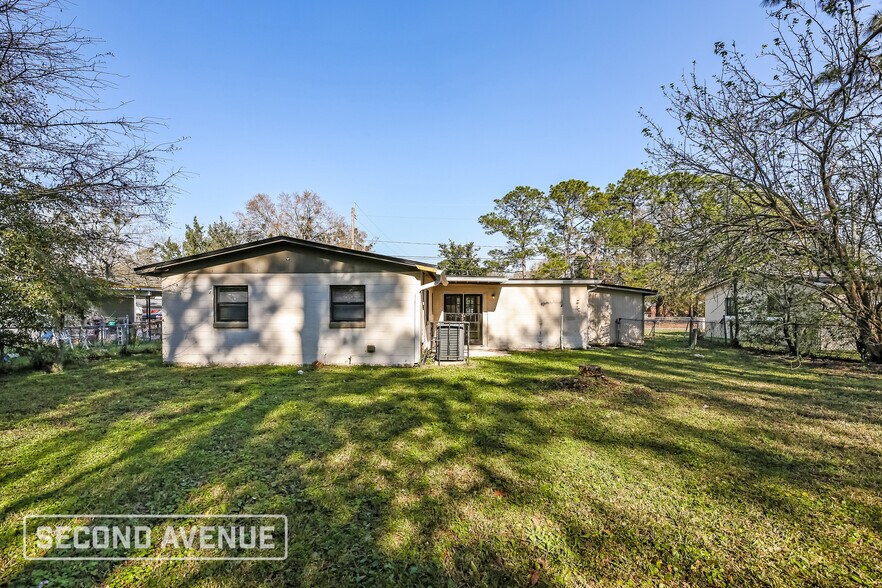 Building Photo - 9402 Devonshire Blvd