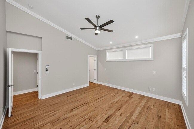 Building Photo - 4704A Kentucky Ave