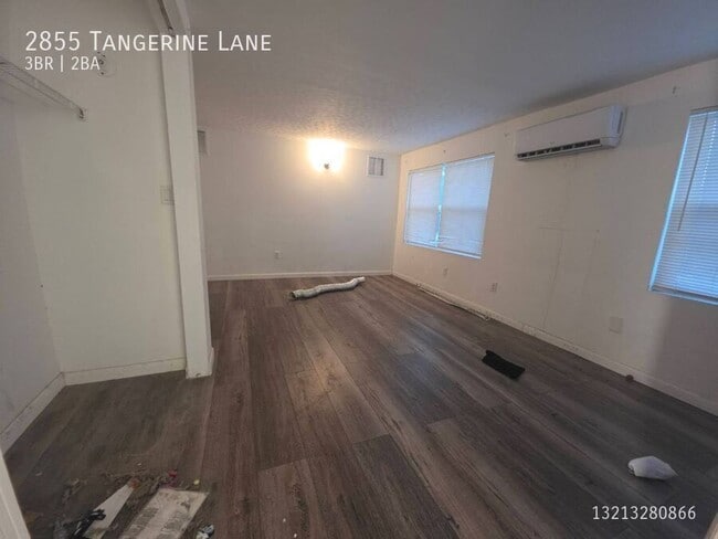 Building Photo - 2855 Tangerine Ln