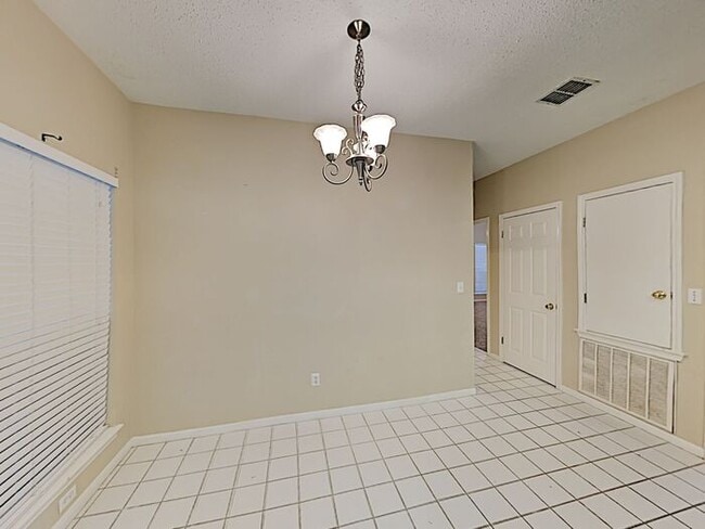 Building Photo - *No Application Fee*