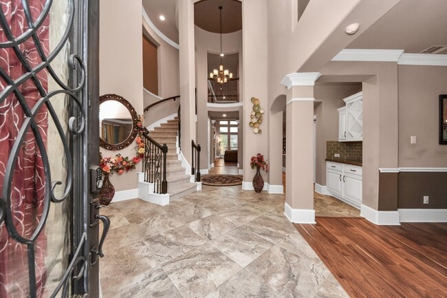 Building Photo - 2895 Ragusa Ln