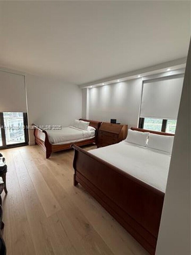 Building Photo - 19500 Turnberry Way