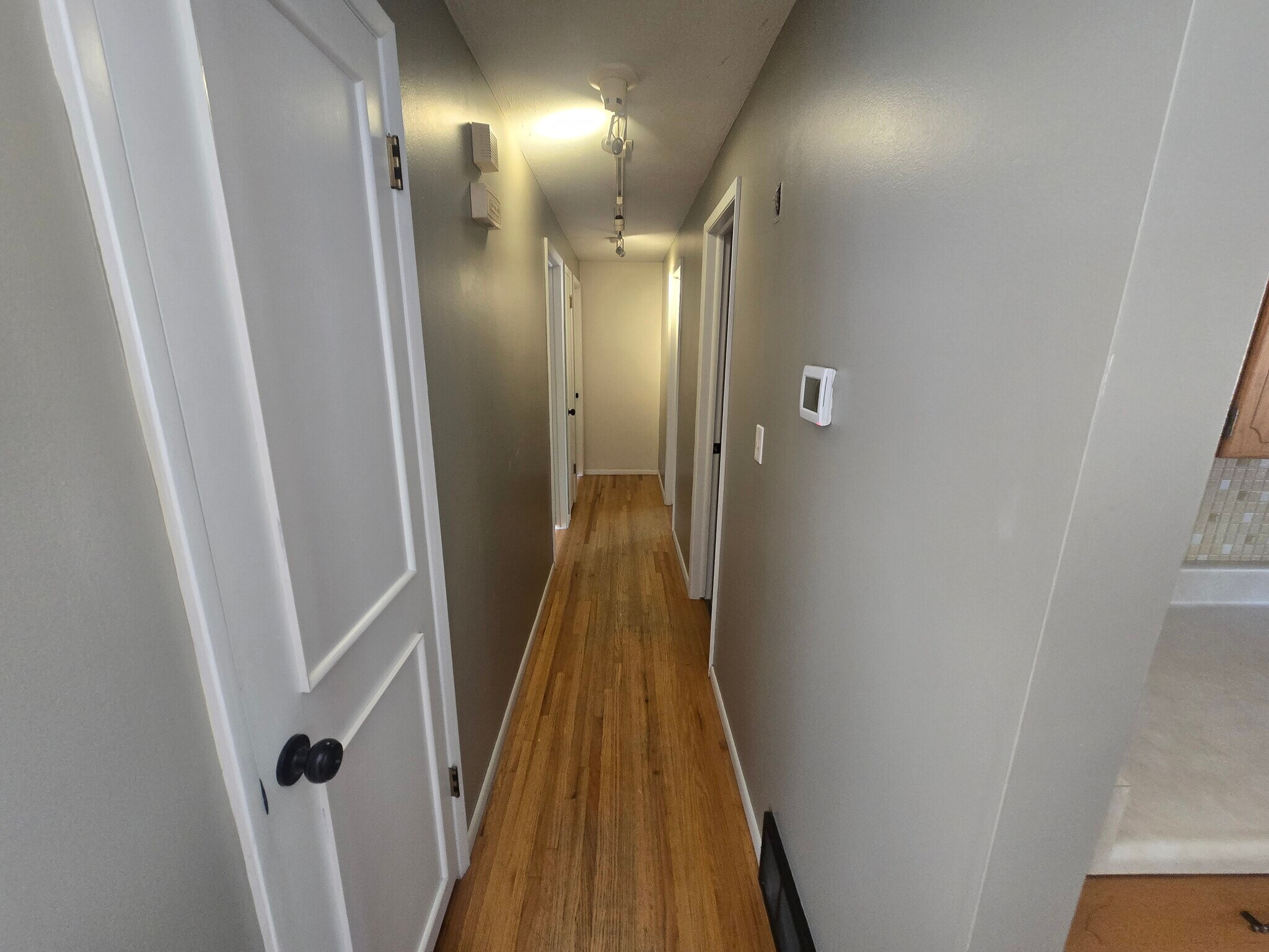 Building Photo - 3010 W Weile Ave