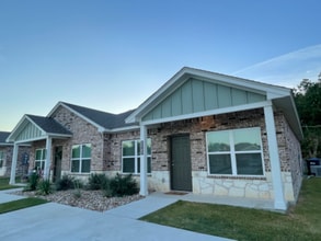 Building Photo - 3301 Belmont Dr