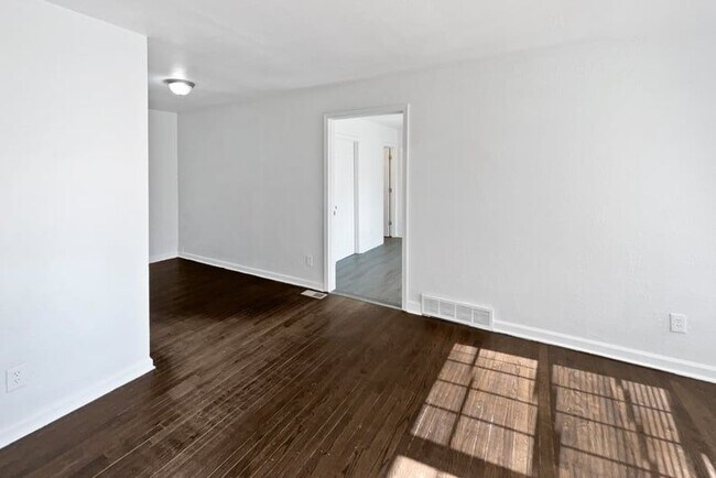 Building Photo - 10014 Hardesty Ave