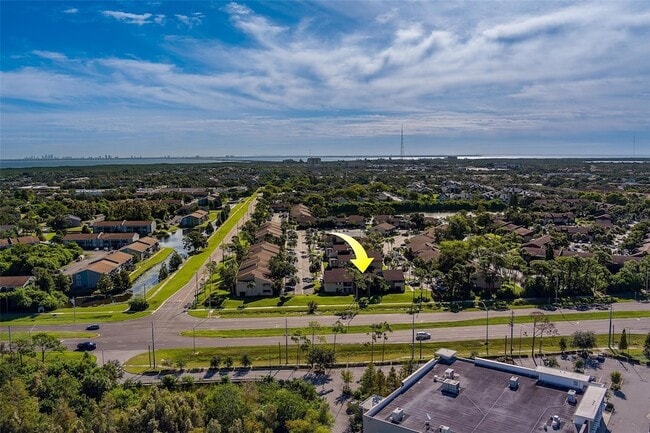 Building Photo - 890 N Village Dr