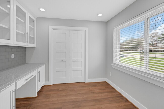 Building Photo - 4738 Whispering Falls Dr