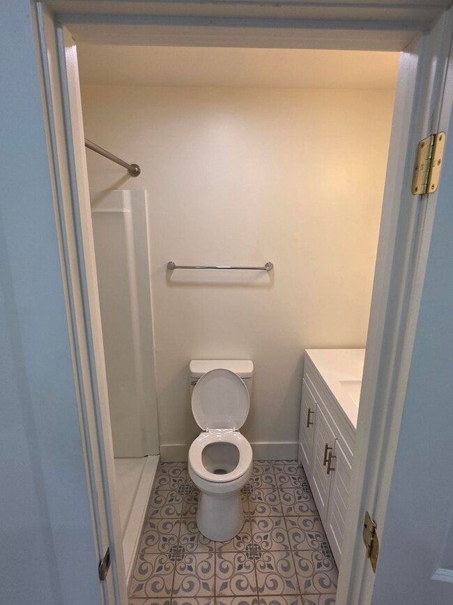 Building Photo - 3 bedrooms 2 bath