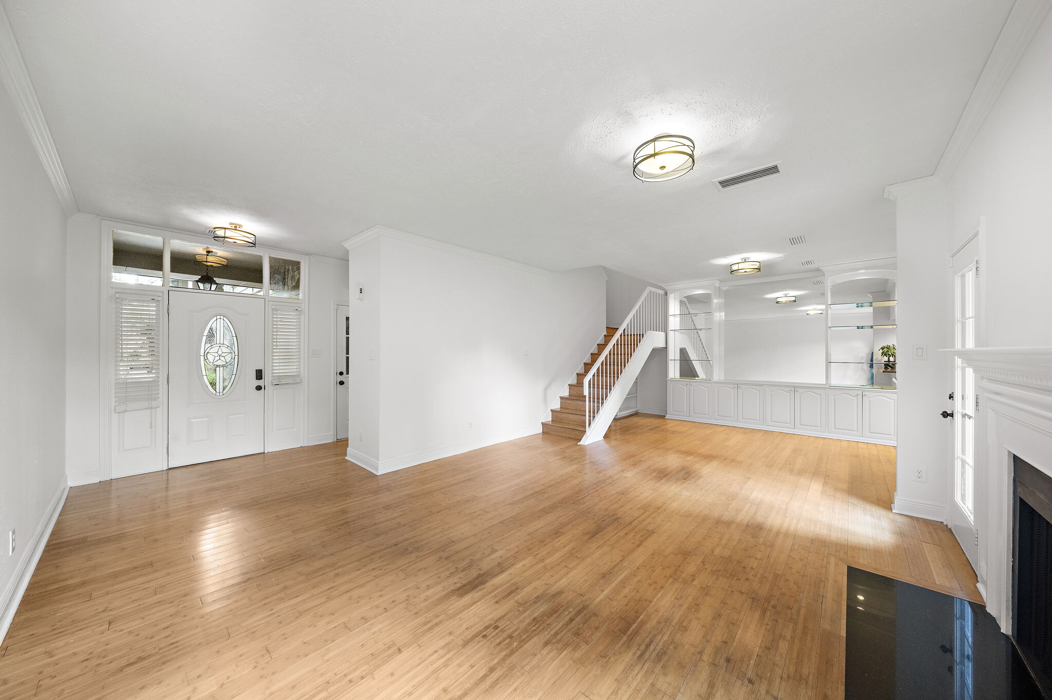 Building Photo - 2220 Bering Dr