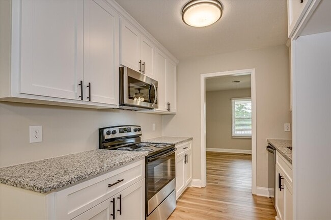 Building Photo - 304 Coral Way