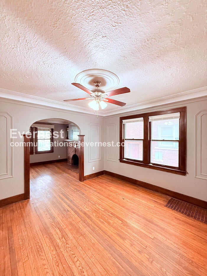 Building Photo - 13523 Santa Rosa Dr