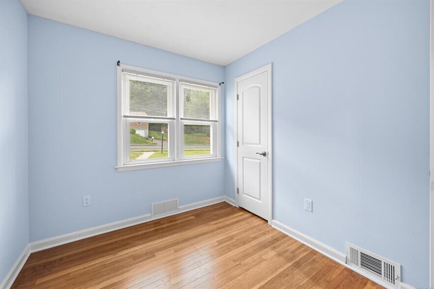 Bedroom 3 - 1325 Avon Blvd