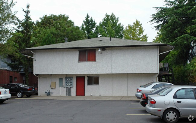 Building Photo - 550 E 14th Ave