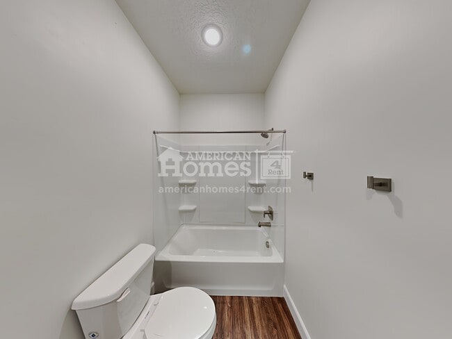 Building Photo - 4304 N Poplar Street