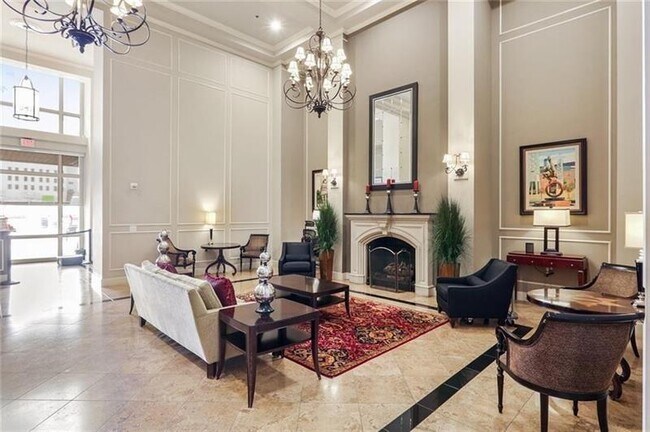 Building Photo - 565 Peachtree St NE