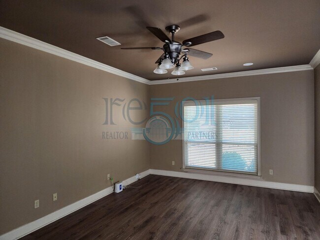 Building Photo - A Beautiful 3BR 2BA Home in WLR