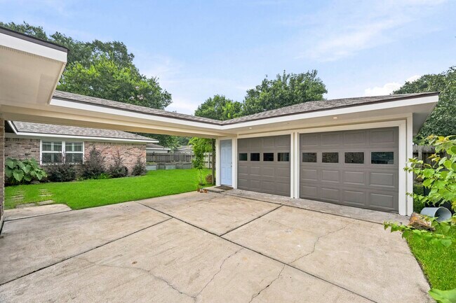 Building Photo - 6131 Yarwell Dr