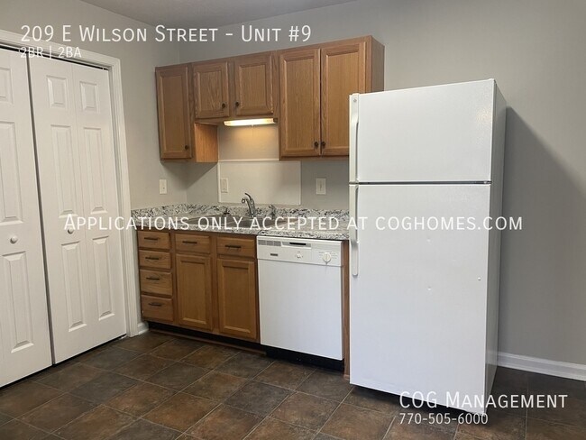 Building Photo - 209 E Wilson St