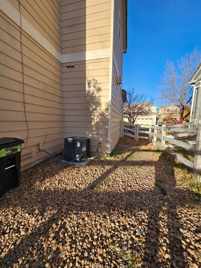 Building Photo - Charming House 3 Beds 2 1/2 Baths 2 Living...