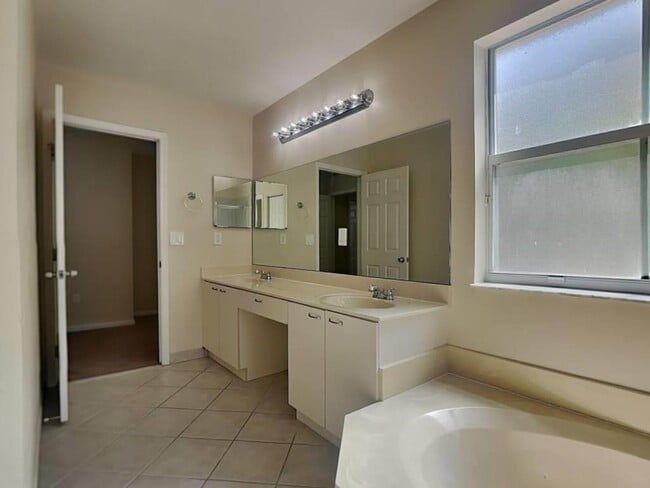 Building Photo - 5352 SW 155th Ave