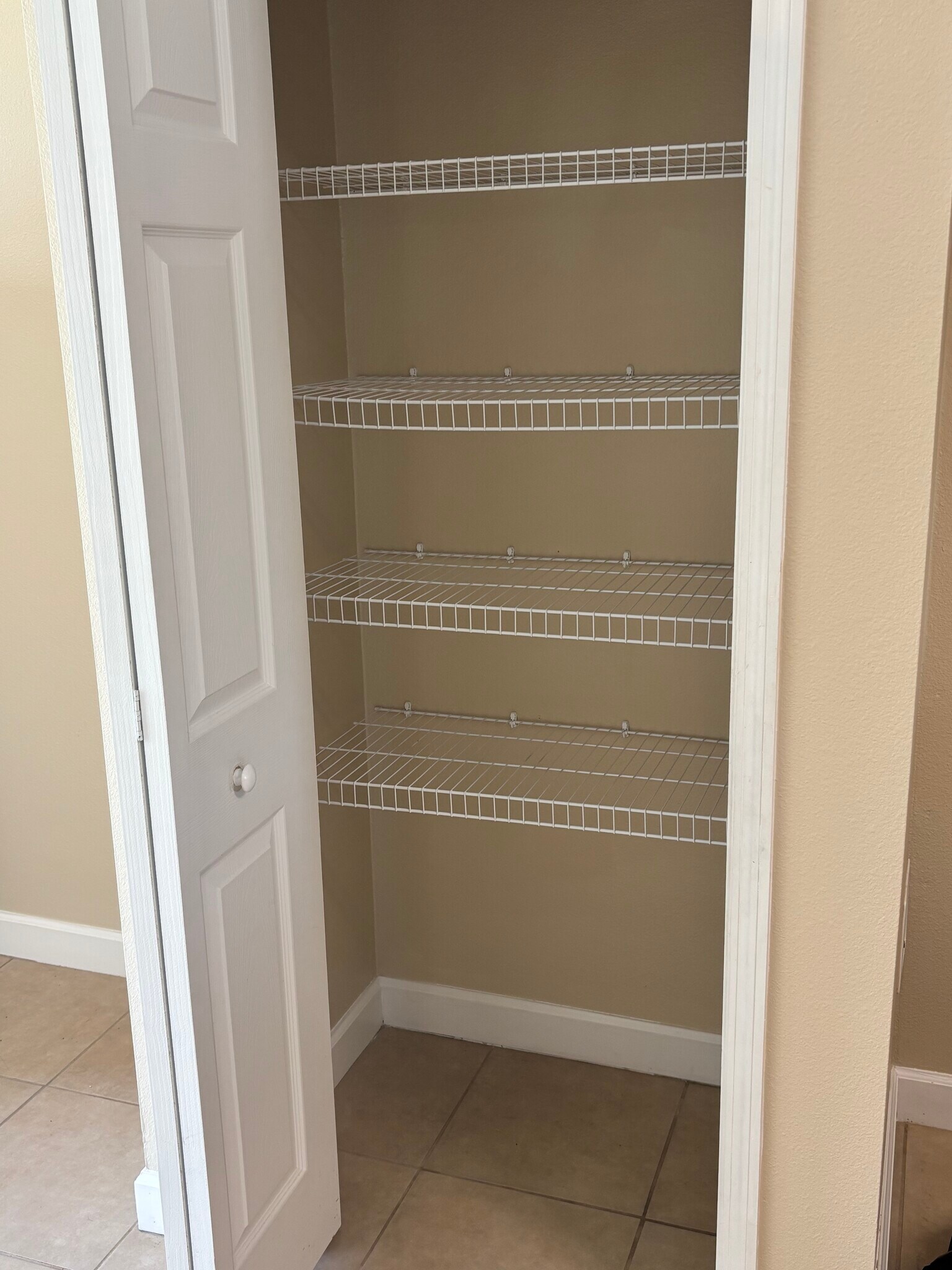 Pantry - 1123 Normandy Dr