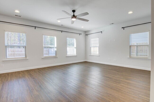 Building Photo - 1507 Dawn Mist Wy
