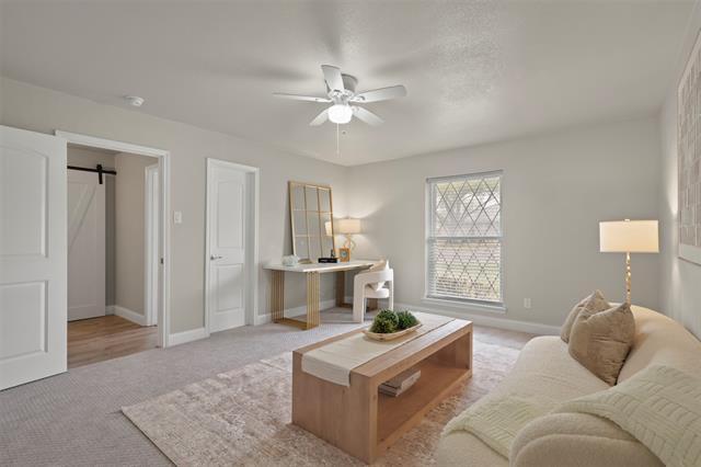 Building Photo - 6350 Glennox Ln