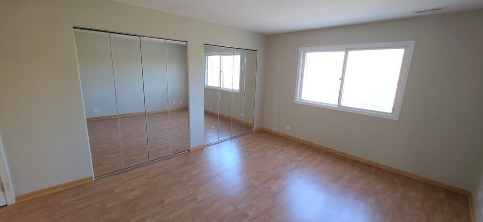 Building Photo - 4132 Cove Ln